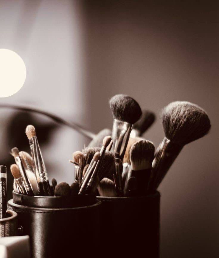 Machiaj Profesional In Sag - Anca Rosca Make-up Artist